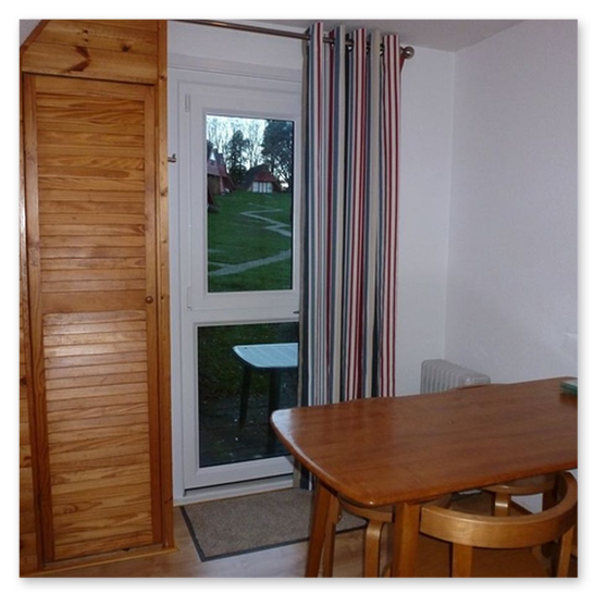 Dining for up to 6 with washing machine, freezer and coffee maker